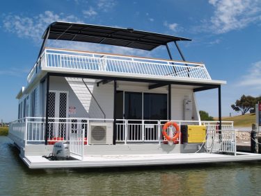 Houseboat Marine Dynamix