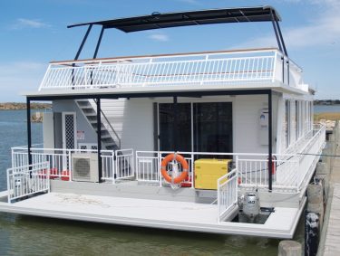 Houseboat Marine Dynamix
