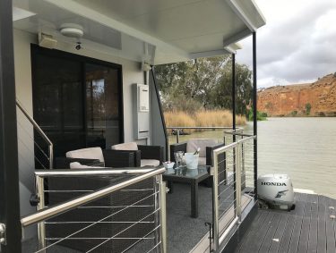 Houseboat Marine Dynamix