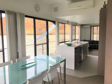 Houseboat Marine Dynamix