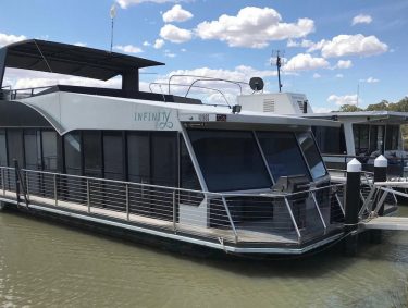 Houseboat Marine Dynamix