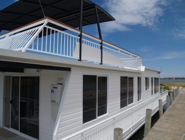 Houseboat Marine Dynamix