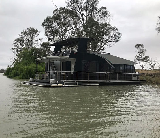 Houseboats Houseboat